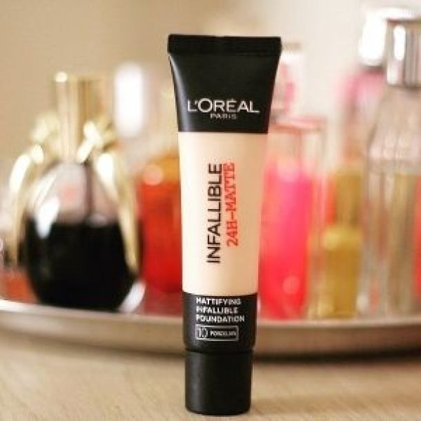 نقد و بررسی کرم پودر لورال اینفیلبل مات L'Oreal infallible 24h matte